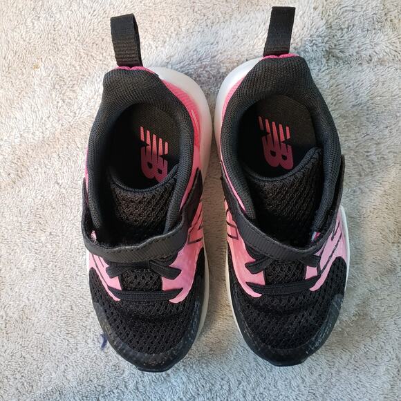 New Balance Rave Run V2 Sneakers Shoes Kids 8.5 M Running Sneakers ITRAVAS2 - Picture 2 of 8